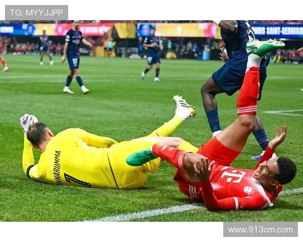 足球明星受伤瞬间高清照片集锦展现运动员拼搏精神与不屈意志 足球明星受伤瞬间高清照片集锦展现运动员拼搏精神与不屈意志