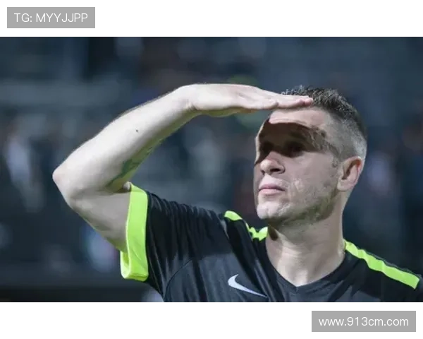 足球明星卡萨诺的传奇人生与场上风采揭秘