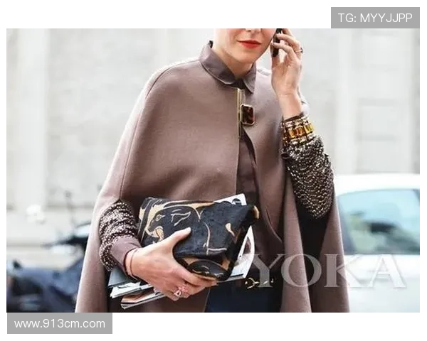 足球明星的妻子们时尚包包大揭秘她们的选择与搭配技巧分享